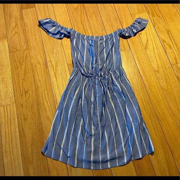American Eagle off the shoulder blue/white vertical stripe dress - Picture 1 of 3